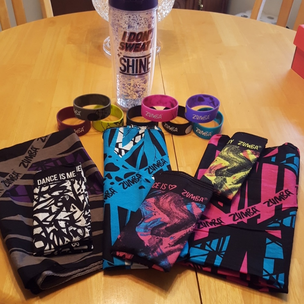 Zumba hankerchiefs + bracelets